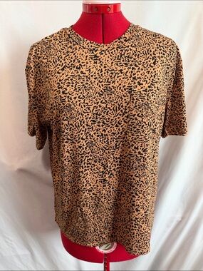 Amazon Essentials Tan Leopard Print Short Sleeve Tee